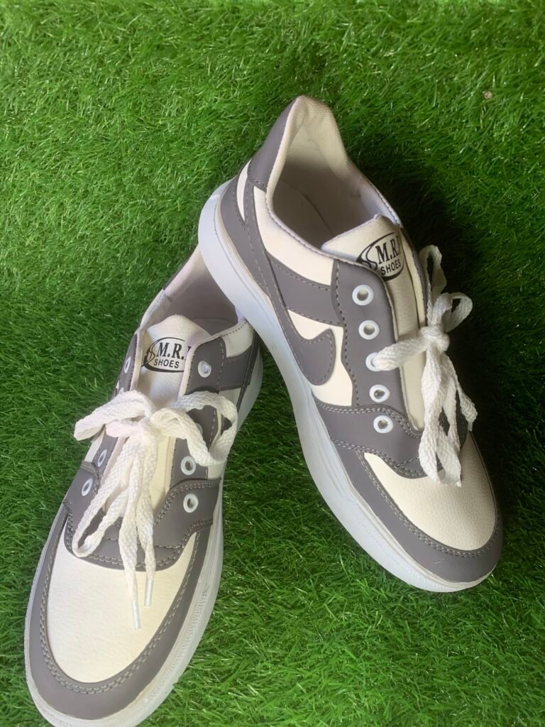 Menβs Cream & Grey Causal Sneakers
