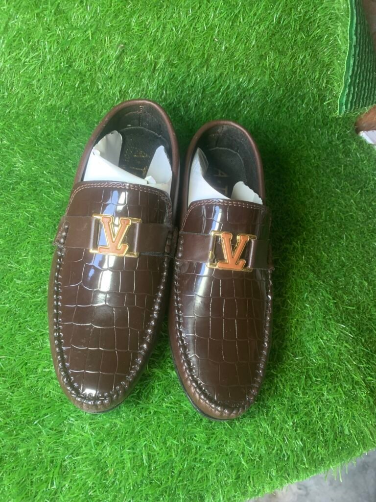 Brown Crocodile-Pattern Formal Loafers